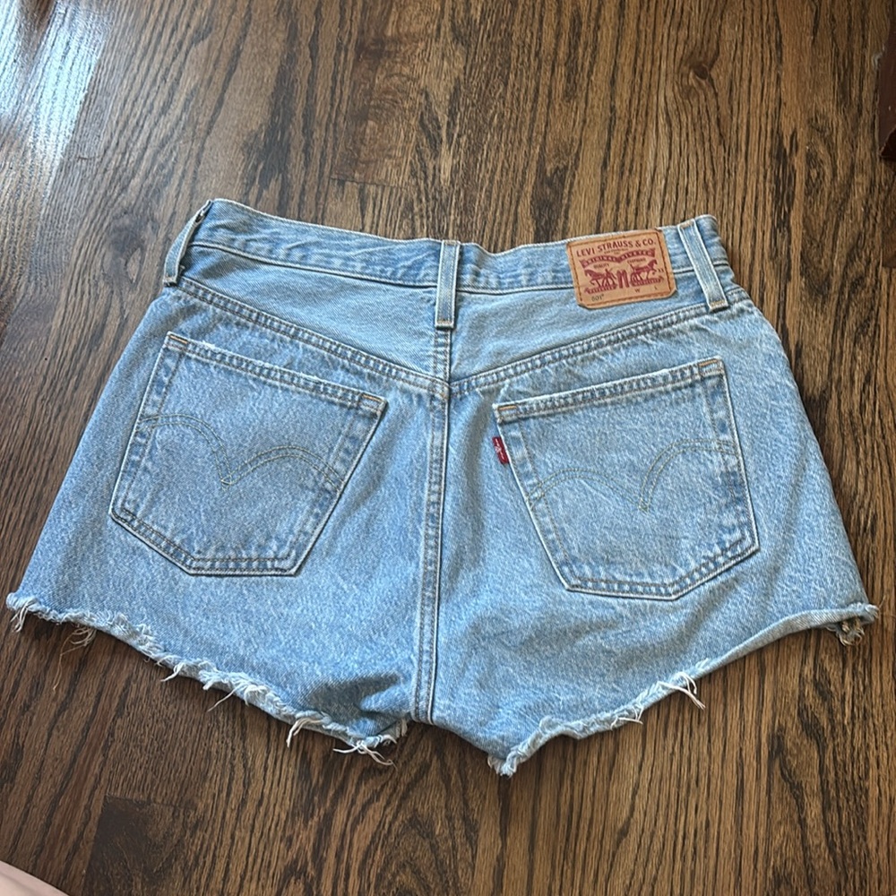 Levi Jean shorts - Picture 2 of 3